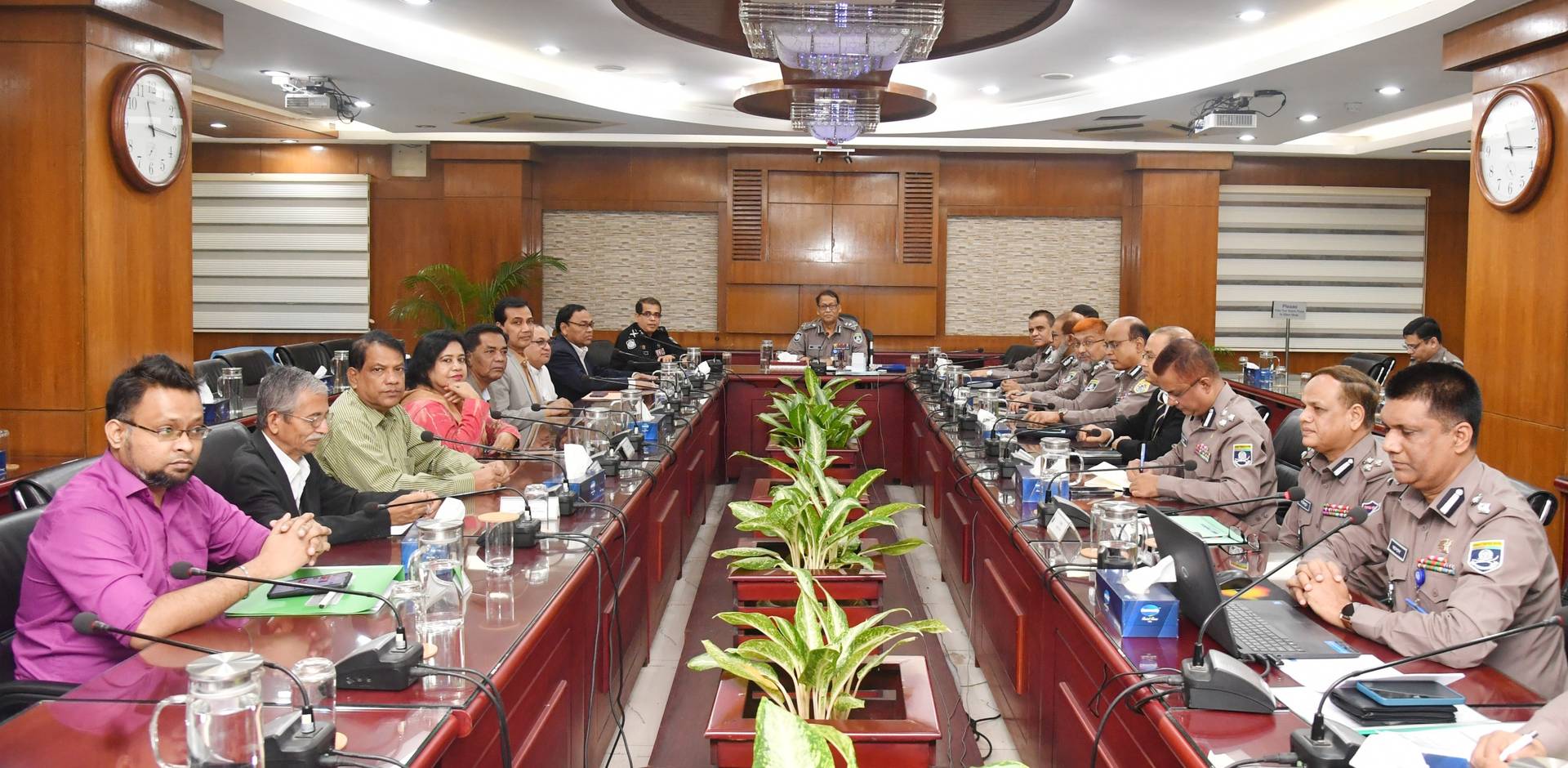 On December 18, 2025, during a meeting between Catholic leaders and senior police officials, including the Chief of Bangladesh Police in Dhaka, the police administration assured special security for Christmas. (Credit: Bangladesh Christian Association.)