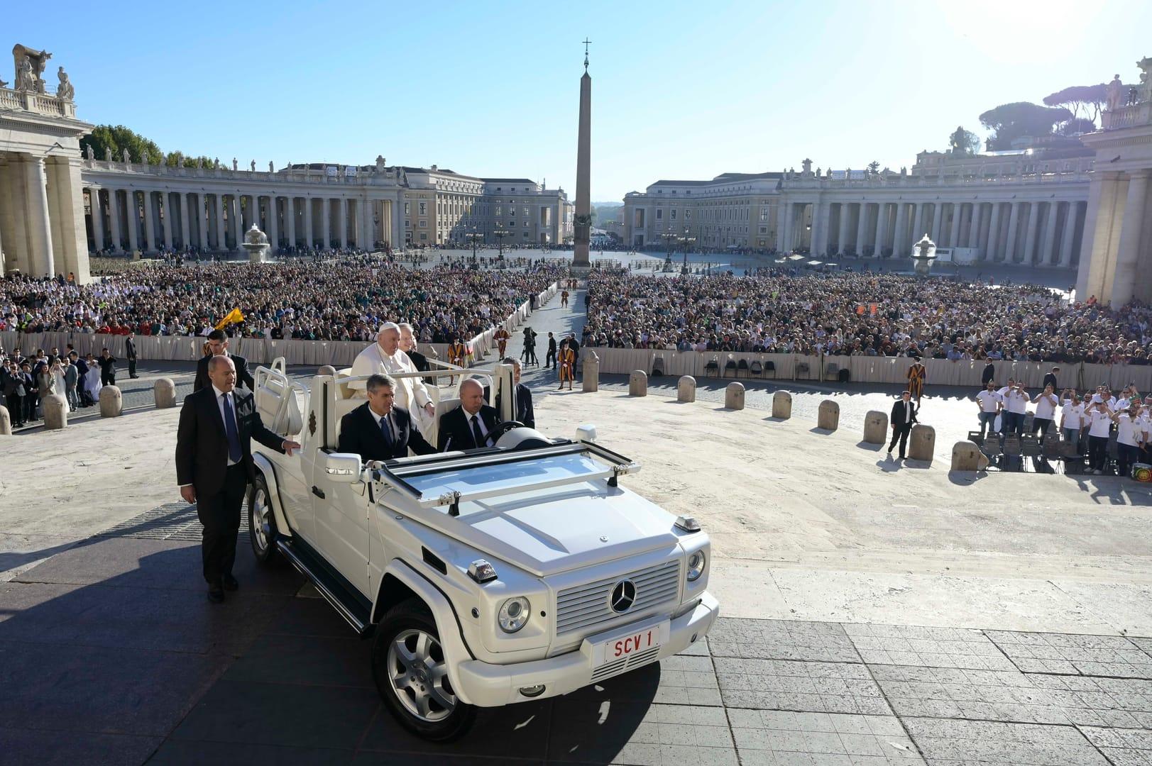 True discernment requires knowing oneself, pope says