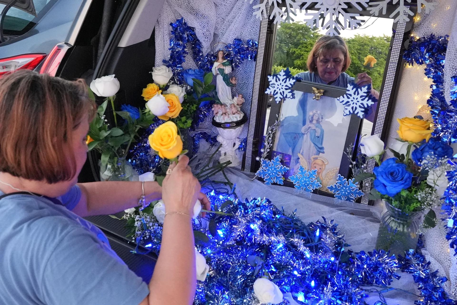 Nicaraguans celebrate Virgin Mary in Miami despite fears at home and in US